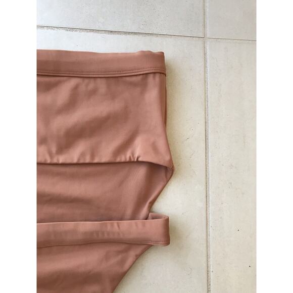 Kira One Piece Monokini Swimsuit Strapless Cut Out - Picture 5 of 7